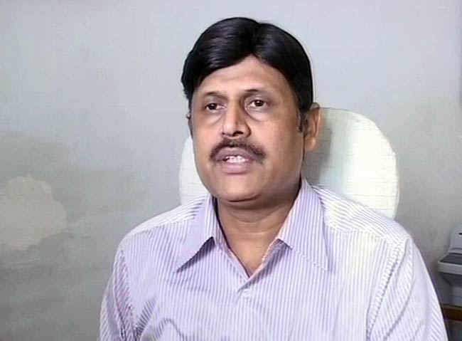 देखें कैसे मालगाड़ी से टकराई हम्‍पी एक्‍सप्रेस