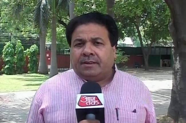 6 मई 2012: तस्‍वीरों में दिनभर की अहम खबरें |  पढ़ें