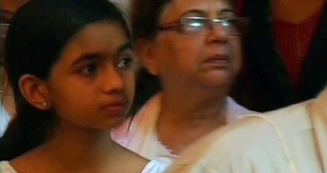 'रसना गर्ल' तरुणी की विमान हादसे में मौत  | वीडियो देखें