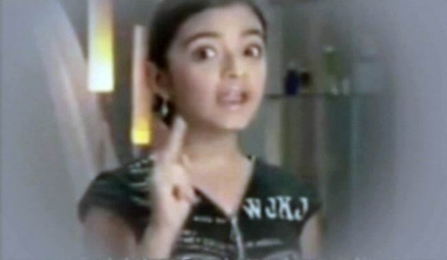 'रसना गर्ल' तरुणी की विमान हादसे में मौत  | वीडियो देखें