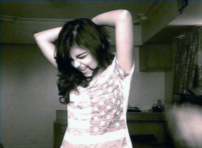 'रसना गर्ल' तरुणी की विमान हादसे में मौत  | वीडियो देखें