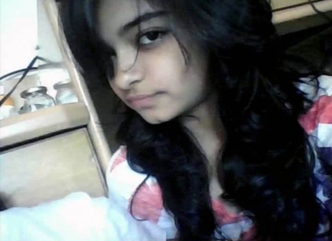 'रसना गर्ल' तरुणी की विमान हादसे में मौत  | वीडियो देखें