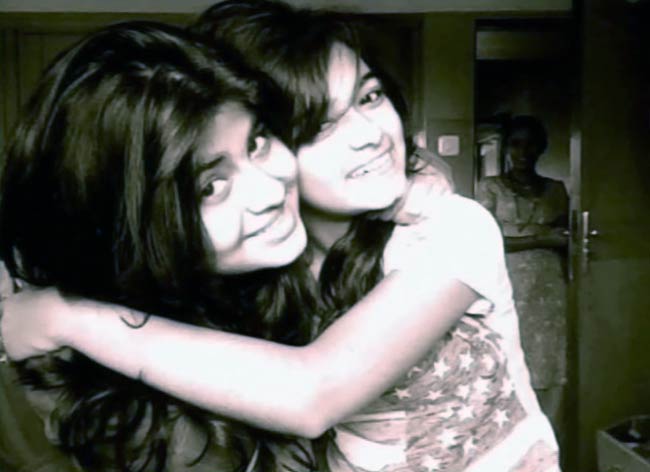 'रसना गर्ल' तरुणी की विमान हादसे में मौत  | वीडियो देखें