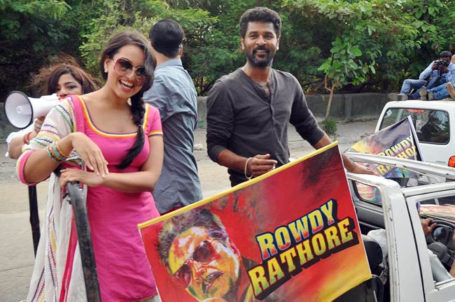 'राउडी...' के लिए अनोखा प्रोमोशन | सोनाक्षी की अनदेखी तस्‍वीरें