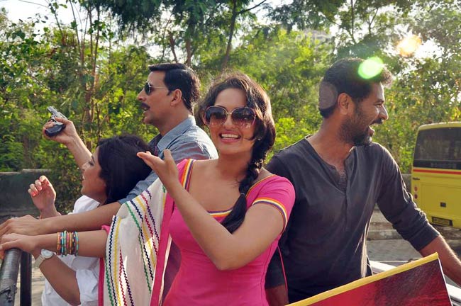 'राउडी...' के लिए अनोखा प्रोमोशन | सोनाक्षी की अनदेखी तस्‍वीरें