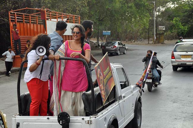 'राउडी...' के लिए अनोखा प्रोमोशन | सोनाक्षी की अनदेखी तस्‍वीरें