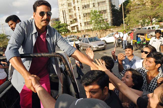 'राउडी...' के लिए अनोखा प्रोमोशन | सोनाक्षी की अनदेखी तस्‍वीरें