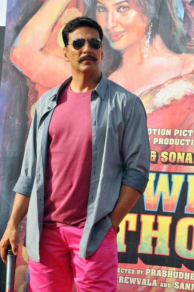 'राउडी...' के लिए अनोखा प्रोमोशन | सोनाक्षी की अनदेखी तस्‍वीरें