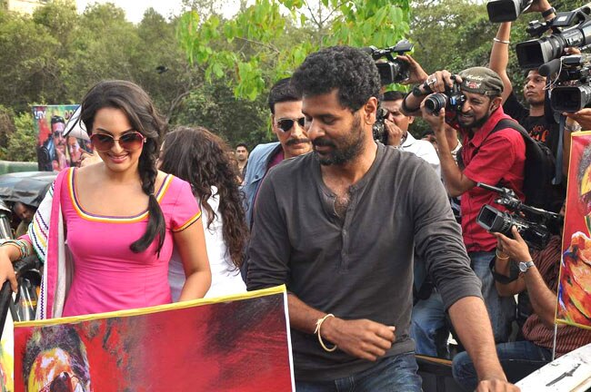 'राउडी...' के लिए अनोखा प्रोमोशन | सोनाक्षी की अनदेखी तस्‍वीरें