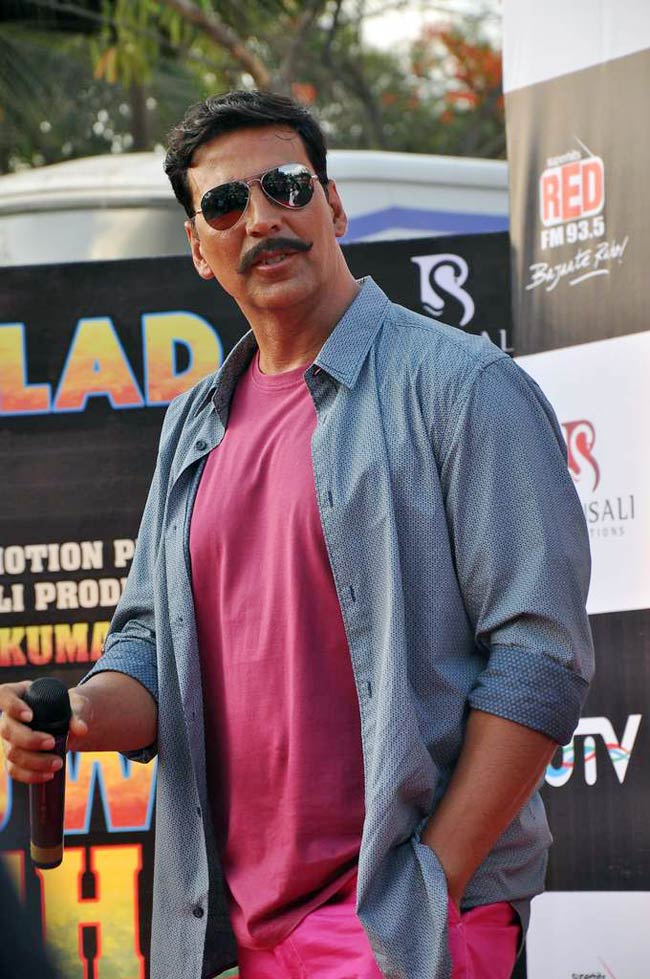 'राउडी...' के लिए अनोखा प्रोमोशन | सोनाक्षी की अनदेखी तस्‍वीरें