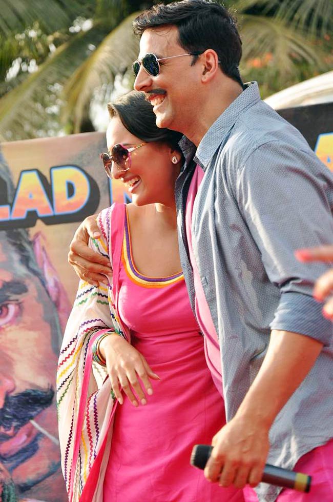 'राउडी...' के लिए अनोखा प्रोमोशन | सोनाक्षी की अनदेखी तस्‍वीरें