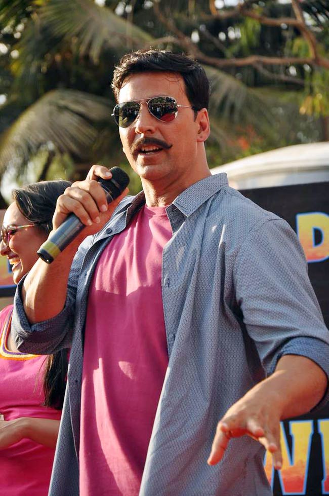 'राउडी...' के लिए अनोखा प्रोमोशन | सोनाक्षी की अनदेखी तस्‍वीरें