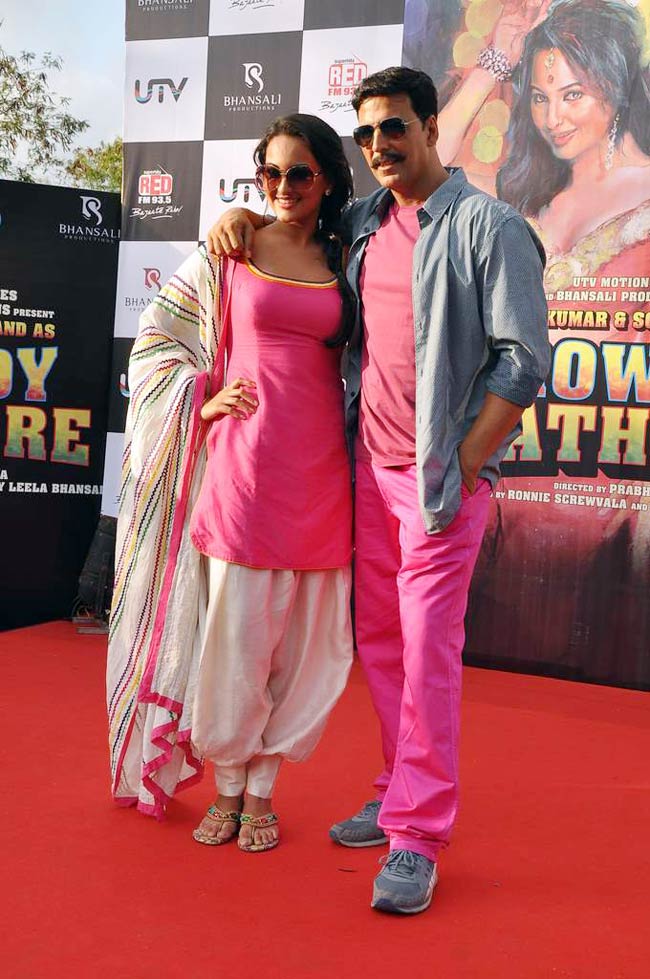 'राउडी...' के लिए अनोखा प्रोमोशन | सोनाक्षी की अनदेखी तस्‍वीरें