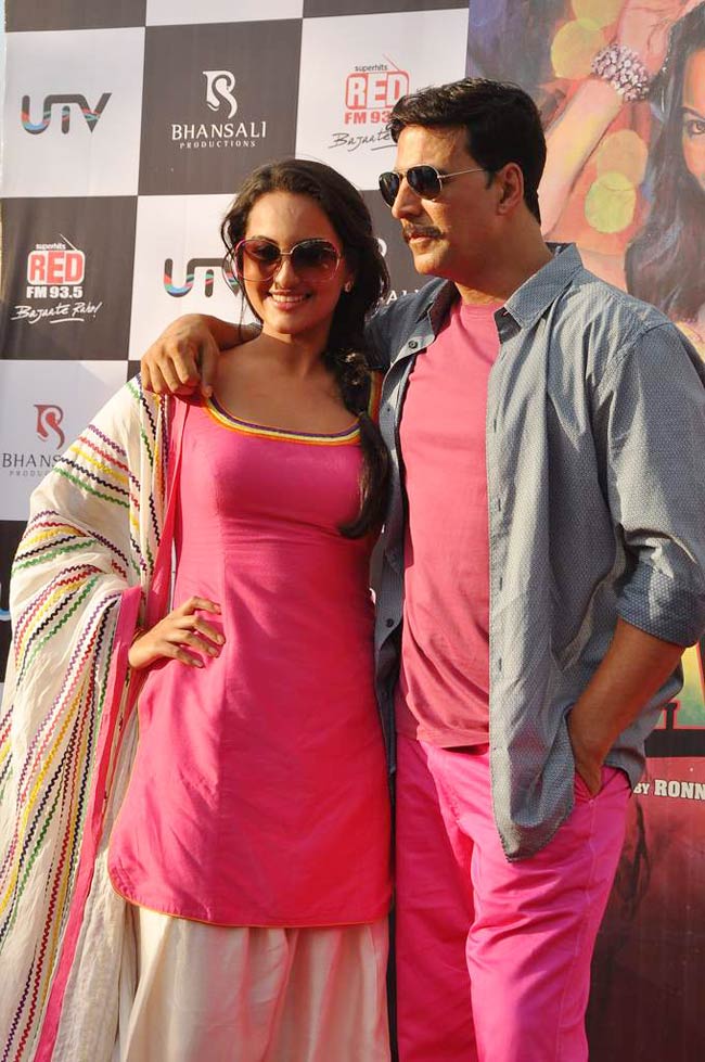 'राउडी...' के लिए अनोखा प्रोमोशन | सोनाक्षी की अनदेखी तस्‍वीरें