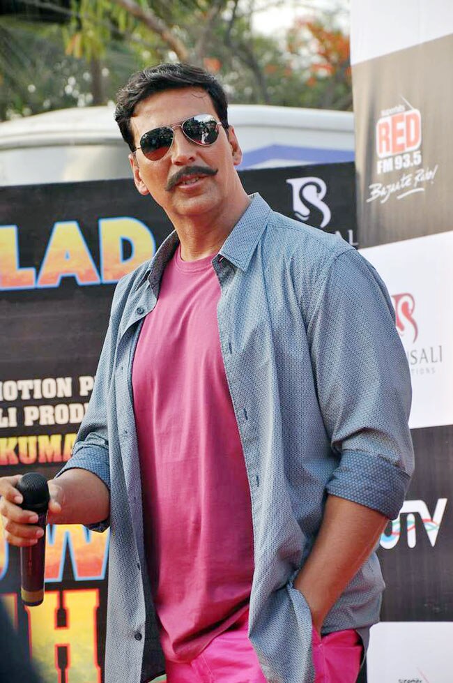 'राउडी...' के लिए अनोखा प्रोमोशन | सोनाक्षी की अनदेखी तस्‍वीरें