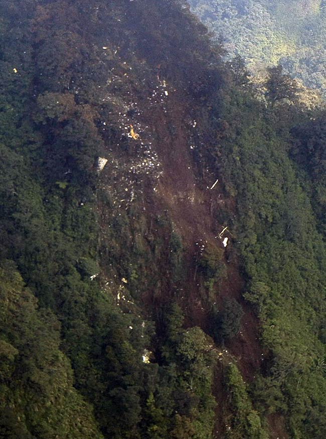 इंडोनेशिया में मिला लापता रूसी विमान