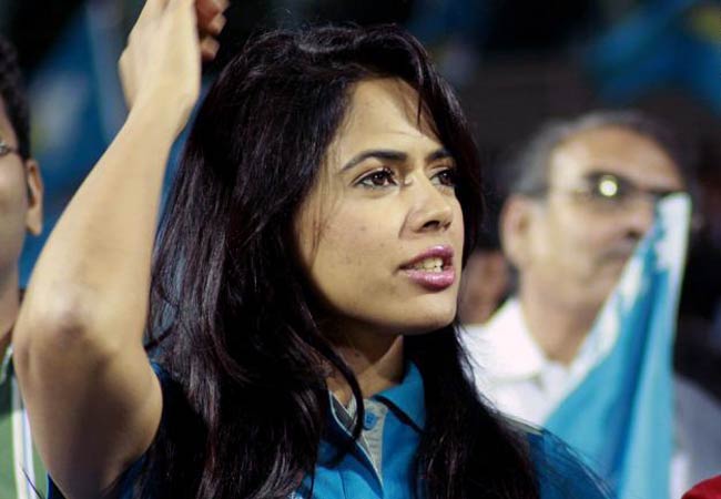 ग्‍लैमरस चेहरों से लबरेज आईपीएल | बनाए मदहोश...