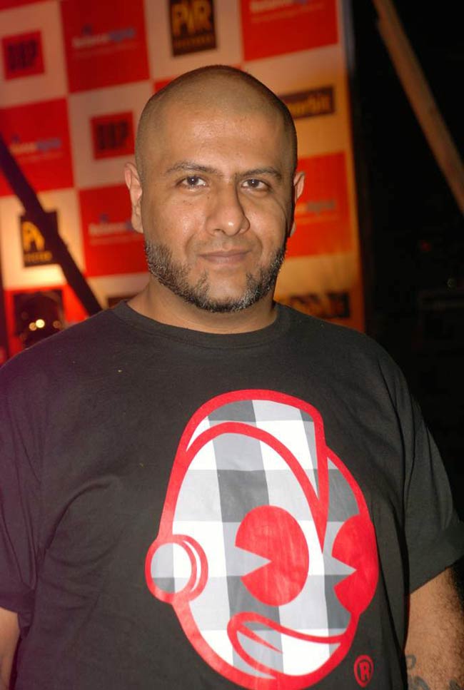 फिल्म 'शंघाई' का म्यूजिक हुआ लॉन्च  | बिकनी मॉडल्‍स