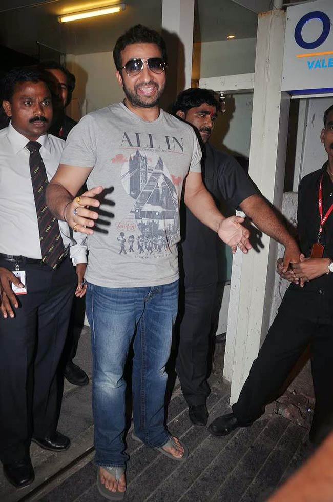 शिल्‍पा शेट्टी बनीं मां, अस्‍पताल में उमड़े लोग | शिल्‍पा की जिंदगी