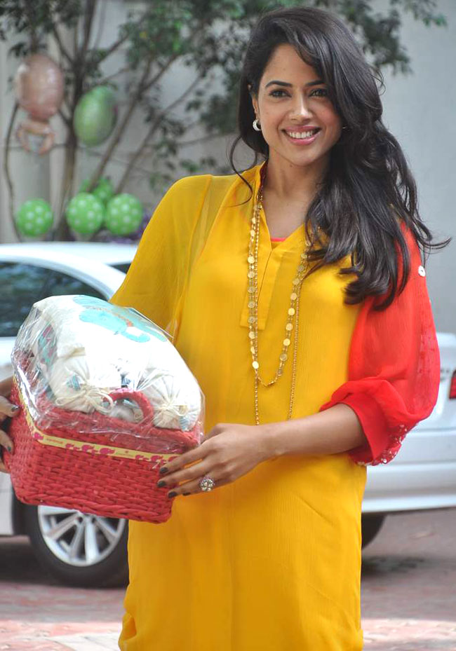 शिल्‍पा शेट्टी की गोदभराई में पहुंचे सितारे...  | शिल्‍पा की जिंदगी