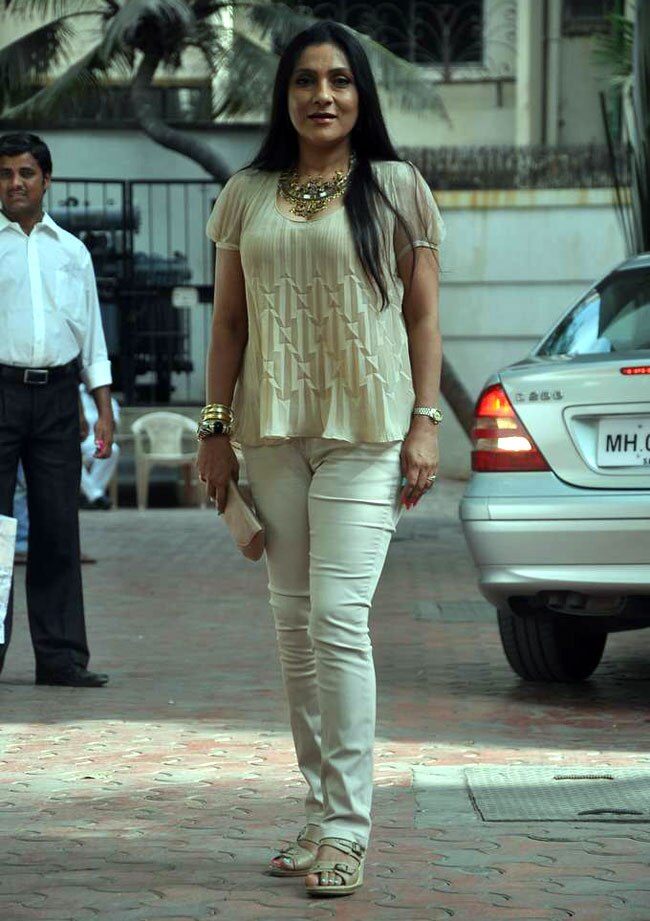 शिल्‍पा शेट्टी की गोदभराई में पहुंचे सितारे...  | शिल्‍पा की जिंदगी