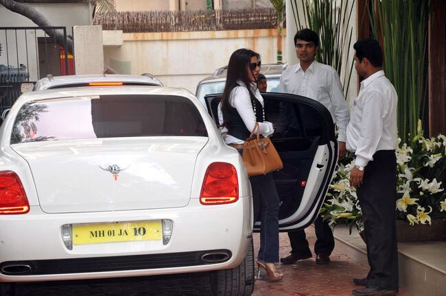 शिल्‍पा शेट्टी की गोदभराई में पहुंचे सितारे...  | शिल्‍पा की जिंदगी