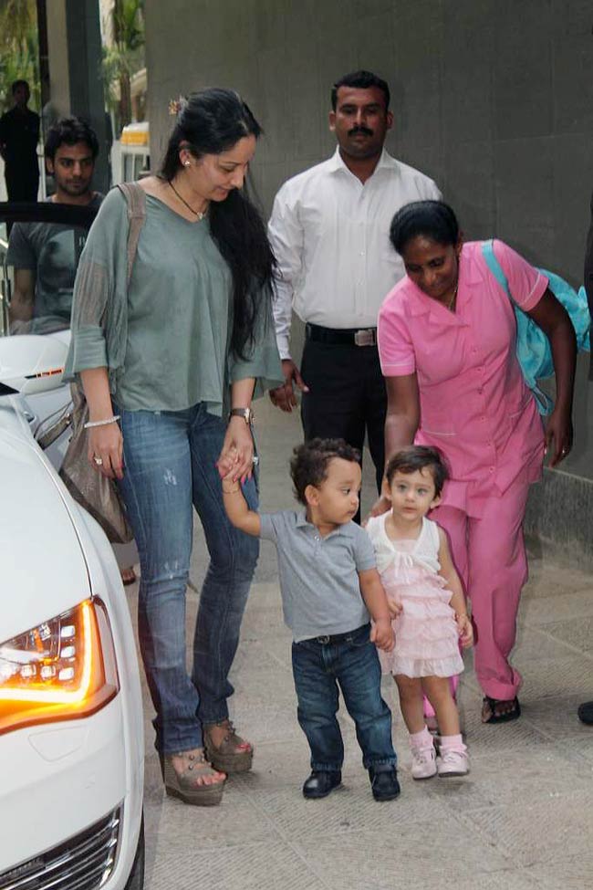 शिल्‍पा शेट्टी बनीं मां, अस्‍पताल में उमड़े लोग | शिल्‍पा की जिंदगी