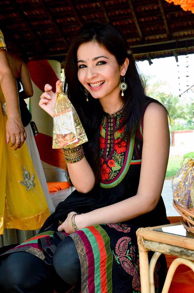 श्‍वेता साल्‍वे की शादी का एलबम... | हॉट श्‍वेता साल्‍वे