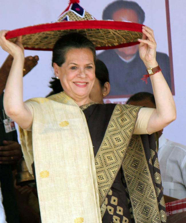 असम दौरे पर कांग्रेस अध्यक्ष सोनिया गांधी