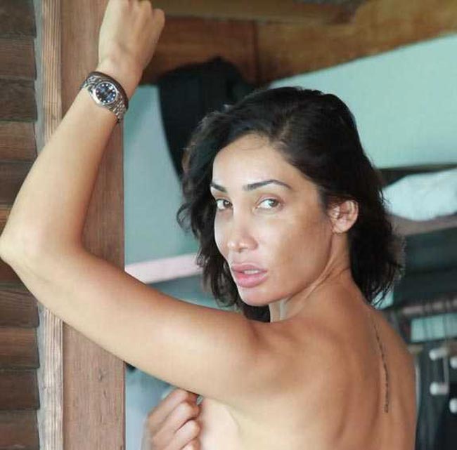 रोहित शर्मा के लिए सोफिया हयात हुईं टॉपलेस...