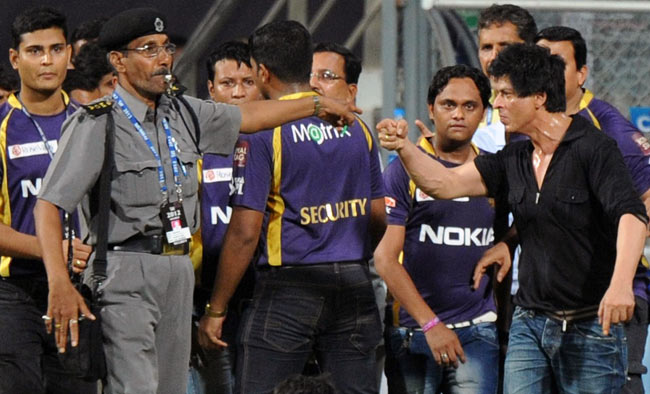 देखें किंग खान के झगड़े का सच...  | शाहरुख पर विशेष