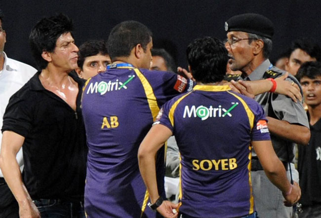 देखें किंग खान के झगड़े का सच...  | शाहरुख पर विशेष