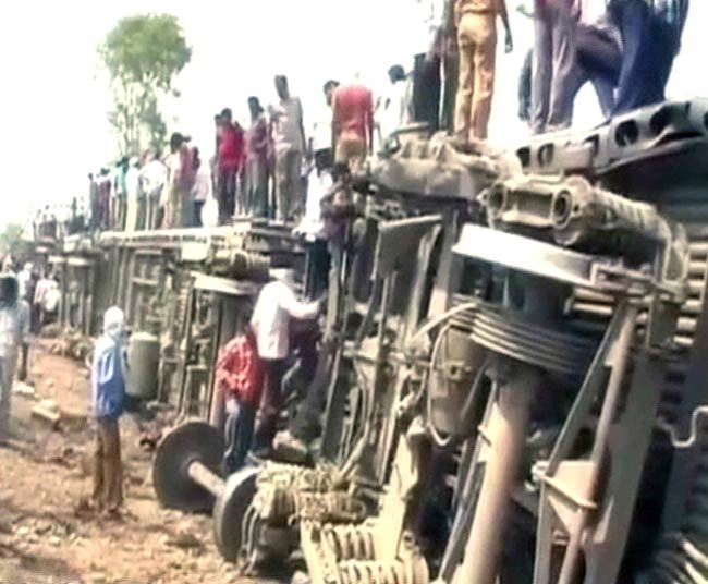 यूपी: जौनपुर में दून एक्‍सप्रेस दुर्घटनाग्रस्‍त, 7 की मौत