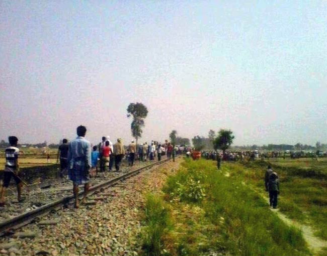 यूपी: जौनपुर में दून एक्‍सप्रेस दुर्घटनाग्रस्‍त, 7 की मौत