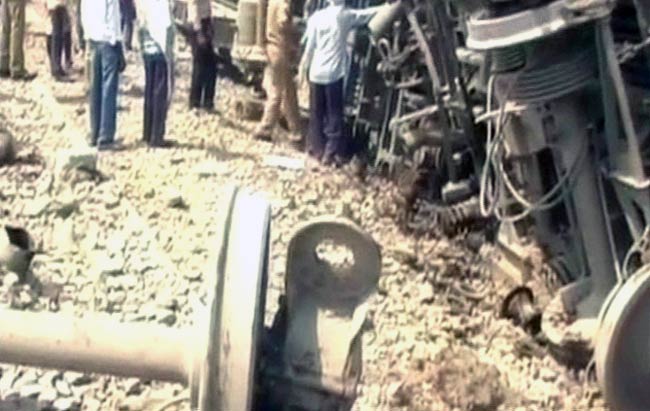 यूपी: जौनपुर में दून एक्‍सप्रेस दुर्घटनाग्रस्‍त, 7 की मौत