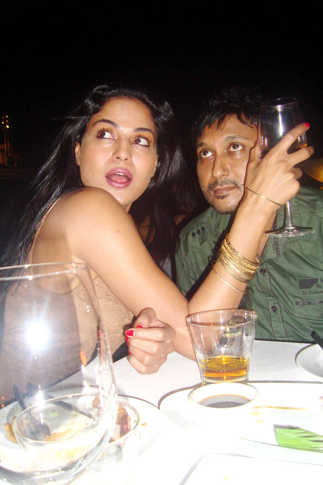 हेमंत मधुकर के साथ डेटिंग कर रही हैं वीना |  वीना की न्‍यूड फोटो