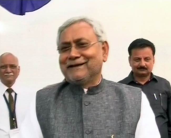 तस्‍वीरों में बीते सप्‍ताह की बहुचर्चित खबरें...