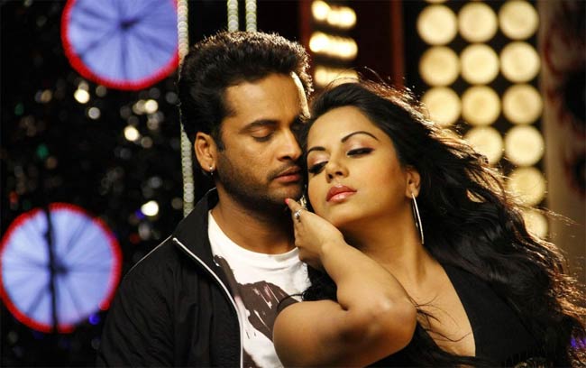 साड़ी से लेकर बिकनी तक का कमाल | दक्षिण का जलवा