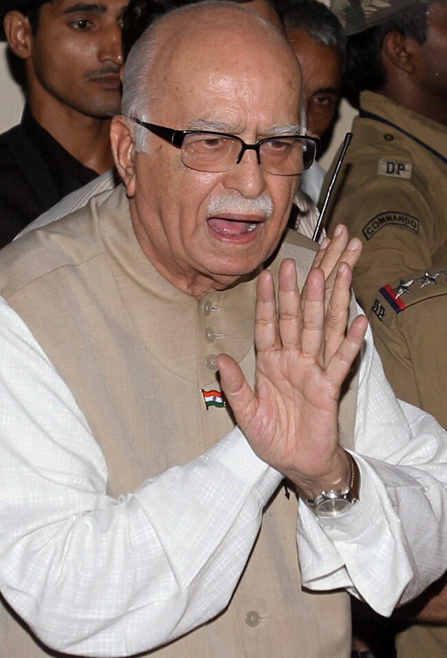 बीजेपी में कौन नरेंद्र मोदी के साथ और कौन खिलाफ!