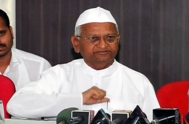 07 जून 2012: तस्वीरों में दिनभर की बड़ी खबरें | पढ़ें