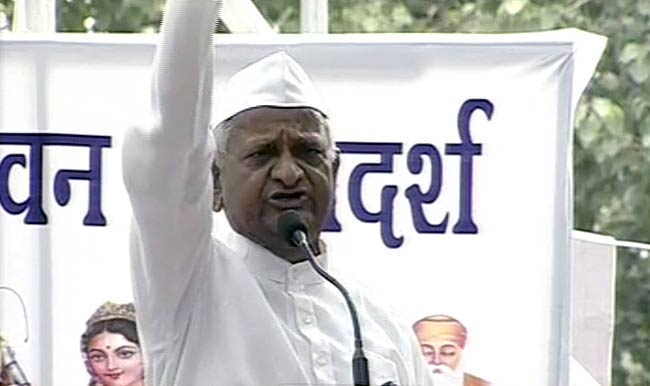 03 जून 2012: तस्‍वीरों में दिनभर की बड़ी खबरें | पढ़ें