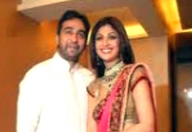 हीरोइन है नंबर 1 लेकिन बनीं बीवी नंबर 2!