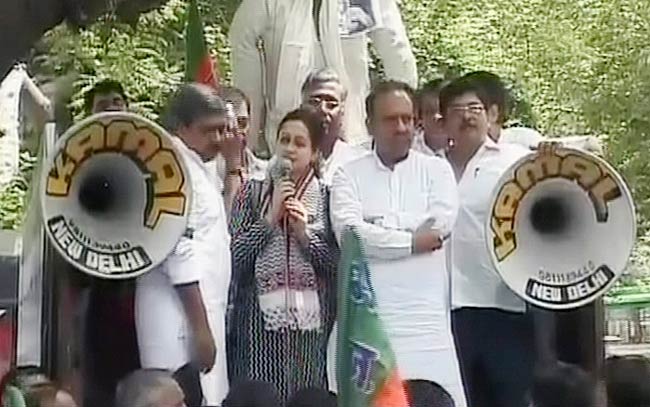 बिजली की बढ़ी दरों के खिलाफ BJP का हल्‍ला बोल