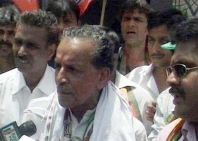 11 जून 2012: तस्‍वीरों में दिनभर की बड़ी खबरें | पढ़ें