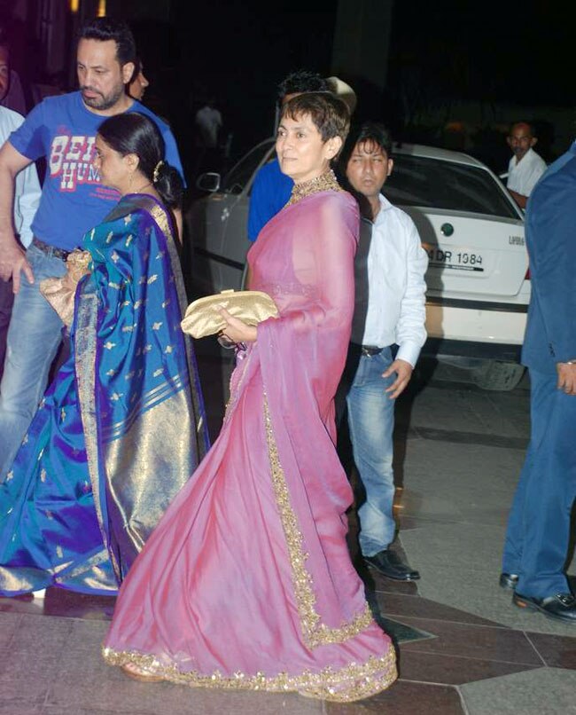 ईशा देओल की संगीत सेरेमनी में सितारों का जमावड़ा | सगाई