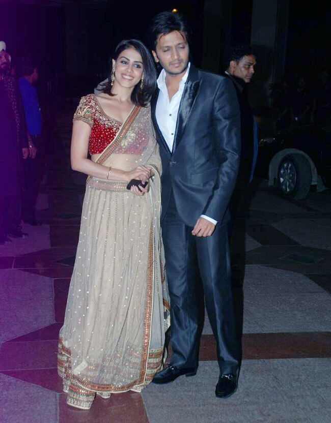 ईशा देओल की संगीत सेरेमनी में सितारों का जमावड़ा | सगाई