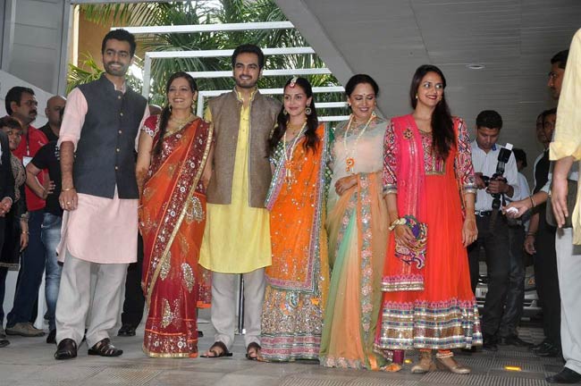 ईशा देओल का भव्य मेहंदी समारोह |  संगीत समारोह