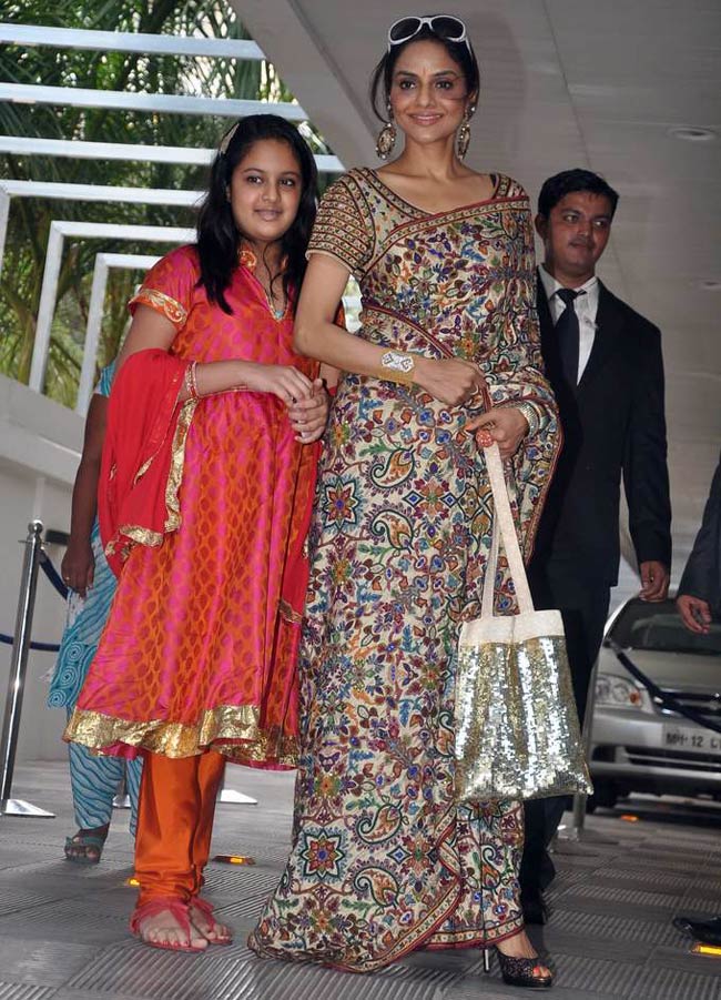 ईशा देओल का भव्य मेहंदी समारोह |  संगीत समारोह