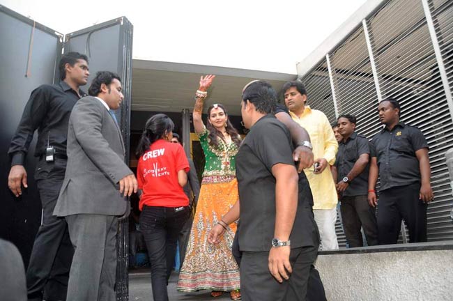 ईशा देओल का भव्य मेहंदी समारोह |  संगीत समारोह