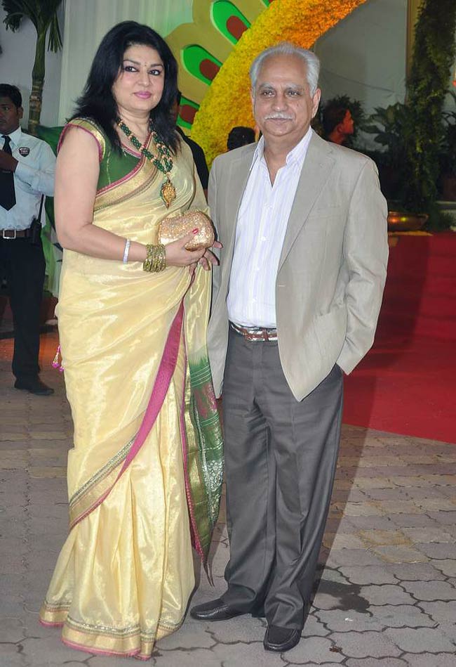 ईशा और भरत तख्‍तानी की शादी की तस्‍वीरें |  संगीत समारोह